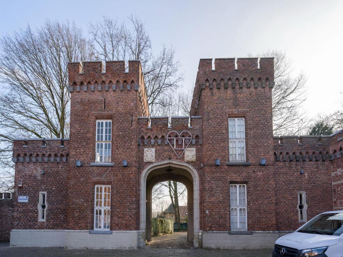Apartment In Kruibeke At Wissekerke Castle Екстериор снимка