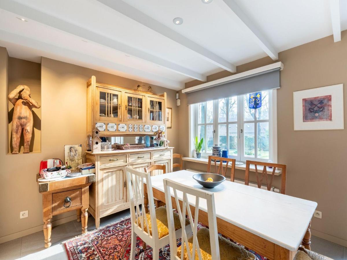Apartment In Kruibeke At Wissekerke Castle Екстериор снимка